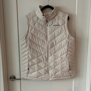 Columbia Off-White Quilted Vest